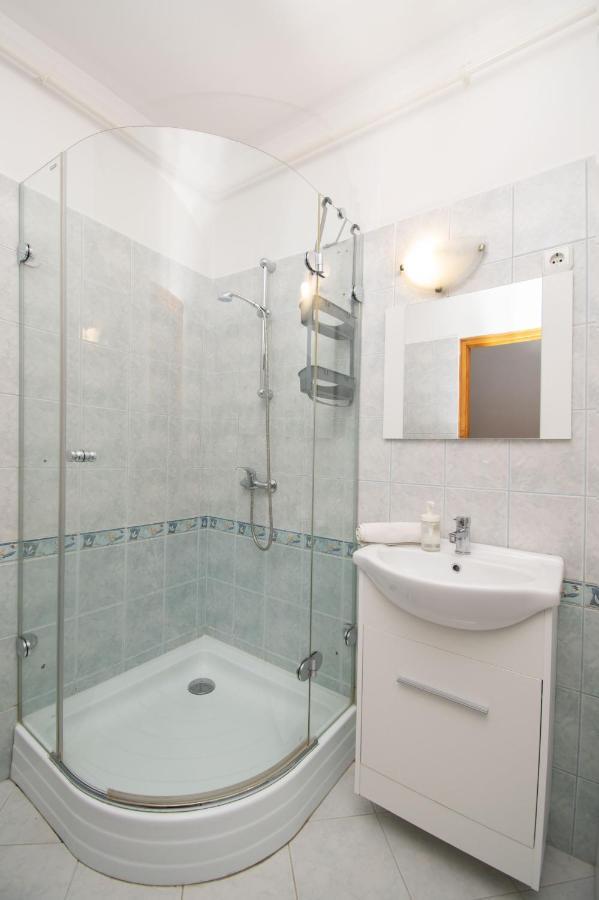 Lux Apartmanok Хайдусобосло Экстерьер фото