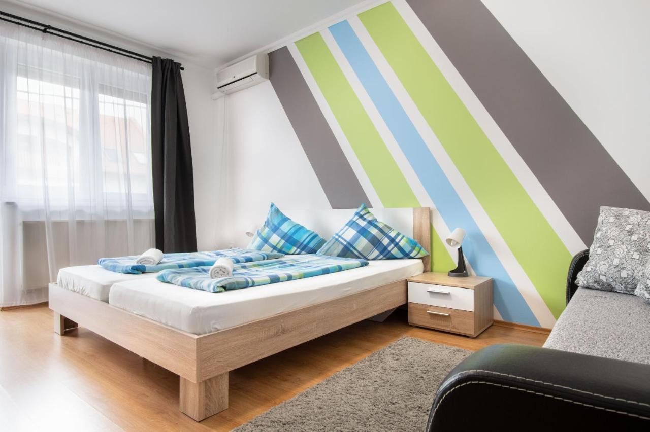 Lux Apartmanok Хайдусобосло Экстерьер фото